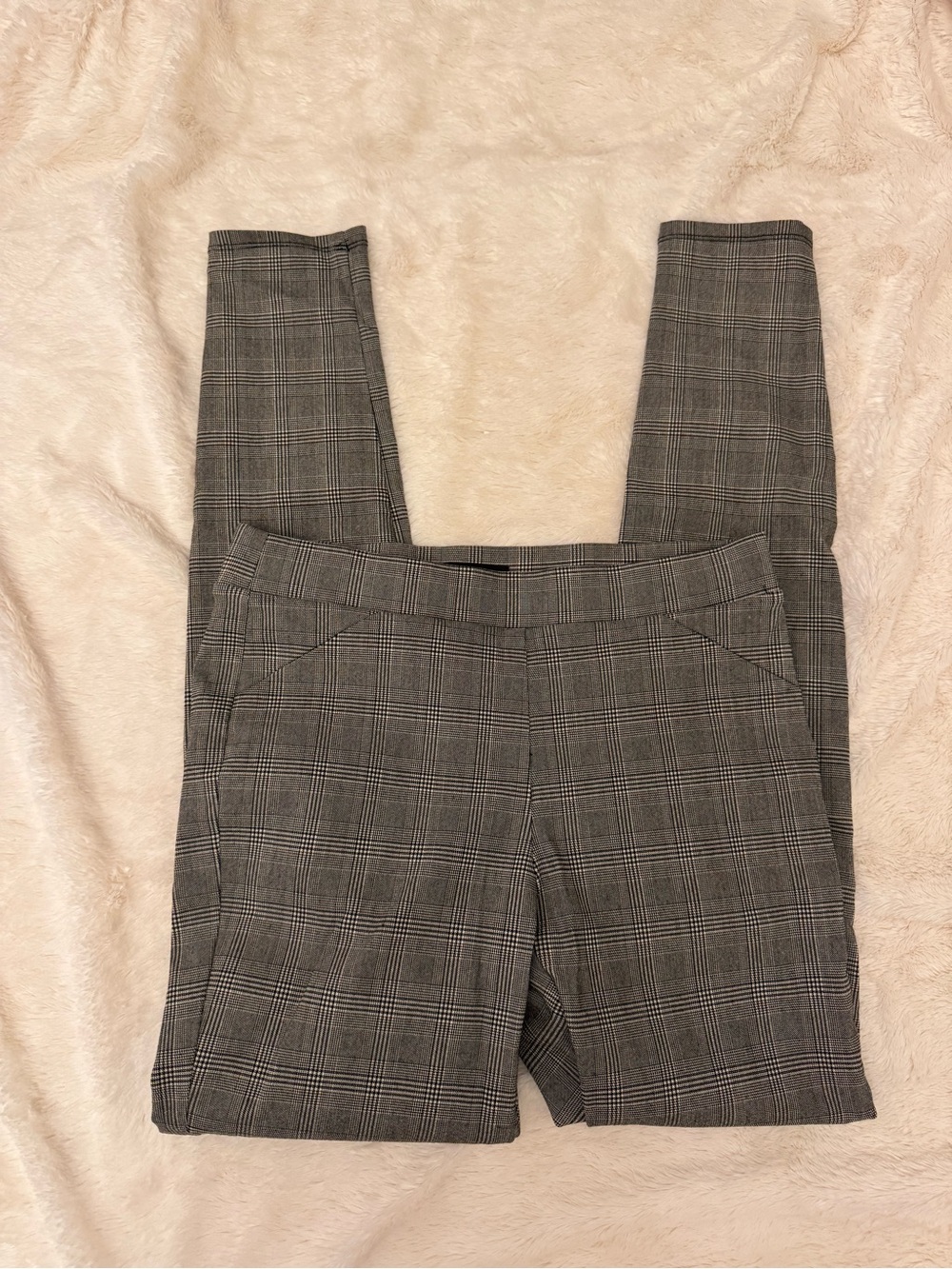 Simply Vera Wang Women's Gray Plaid Slim / Legging Dress Pants